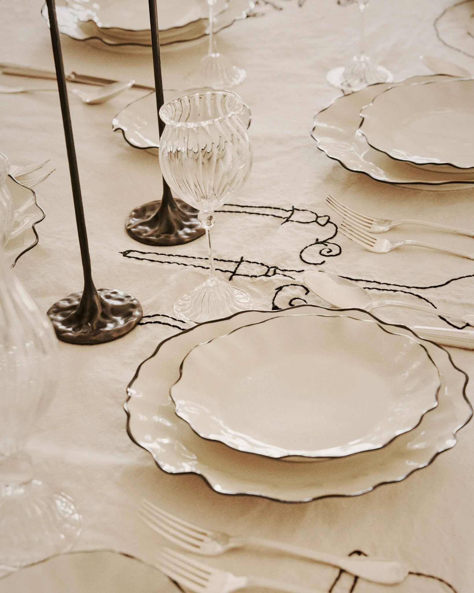 Ribbon Dinner Plate - Image 6
