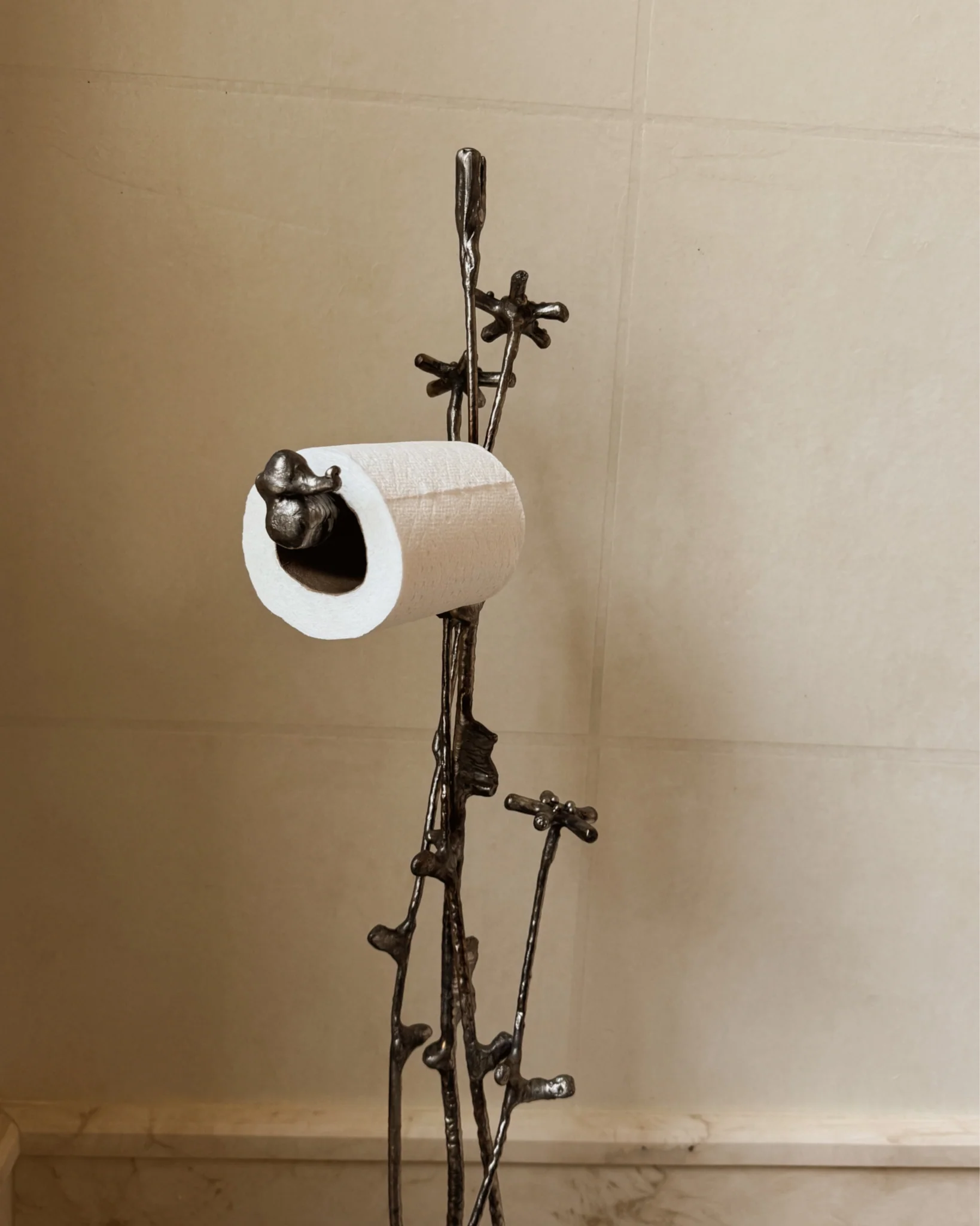 Sculptural Toiletpaper Holder - Image 2