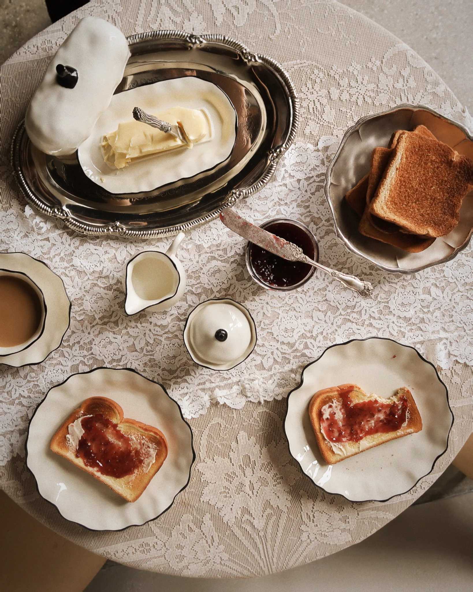 Ribbon Creamer & Sugar Set - Image 6